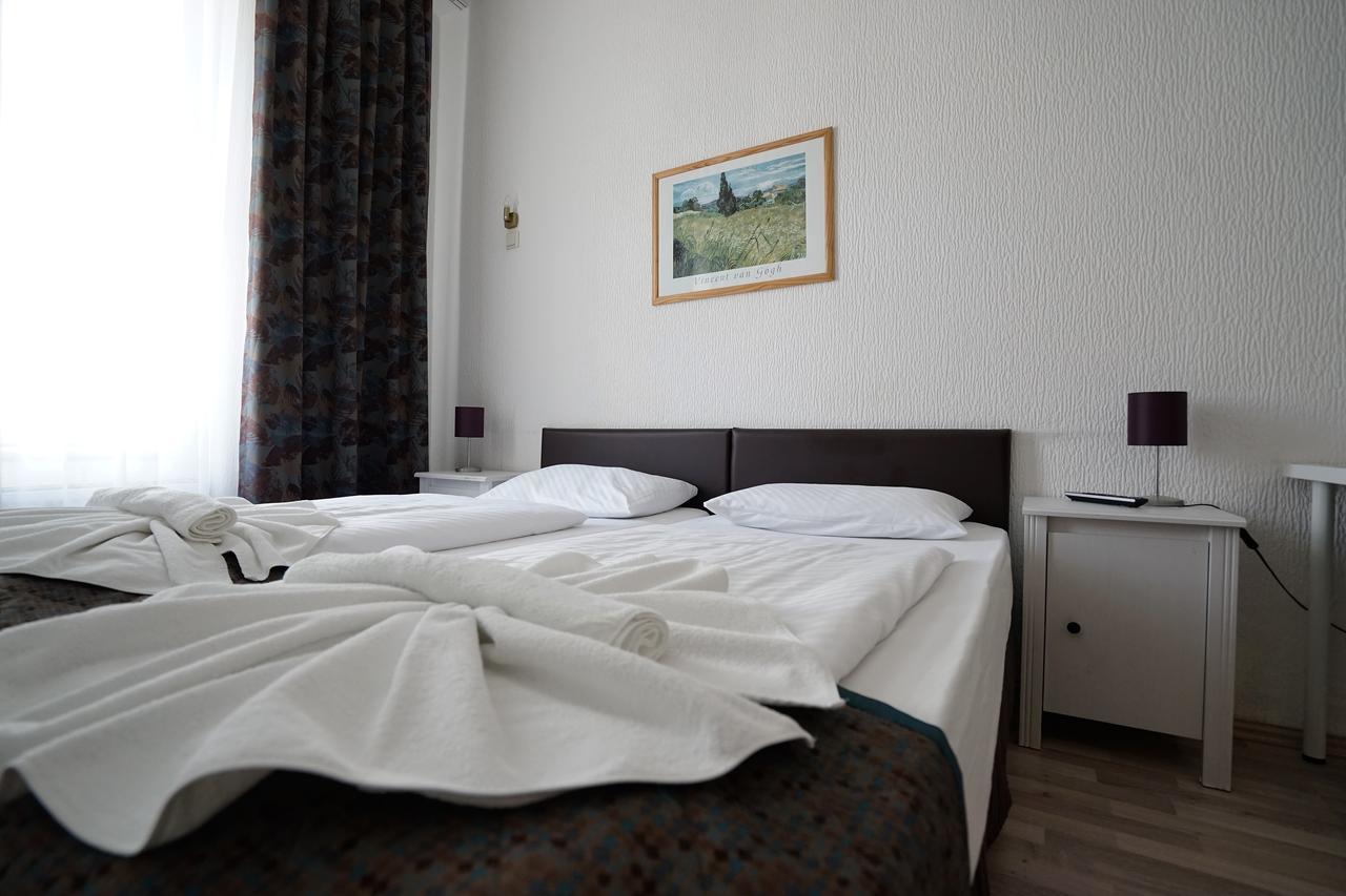 Hotel Altstadt Spandau Seeburg  Bagian luar foto