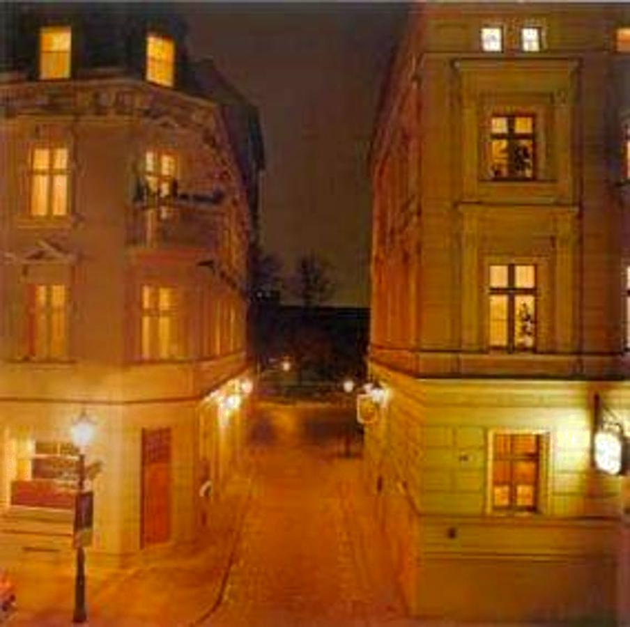 Hotel Altstadt Spandau Seeburg  Bagian luar foto
